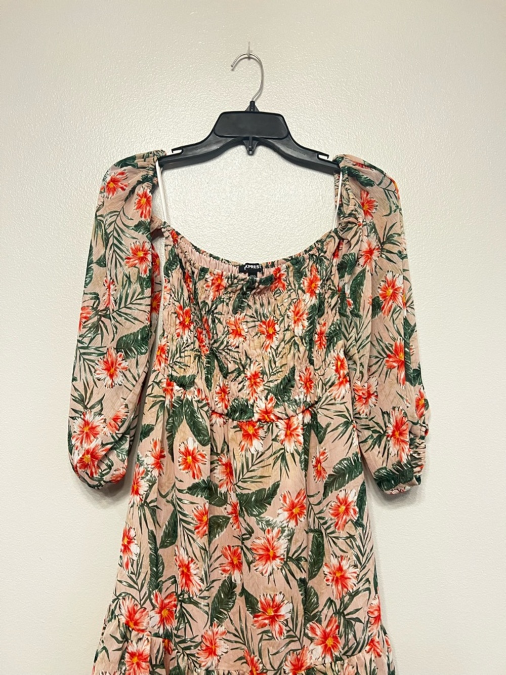 Express Blush Floral Square-Neck Dress Green Leaf Print Off The Shoulder Sz Med - Picture 3 of 8
